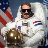 Freebie by Luc van Loon